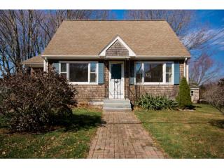 25 Terrace Ave, Tiverton RI  02878-2029 exterior
