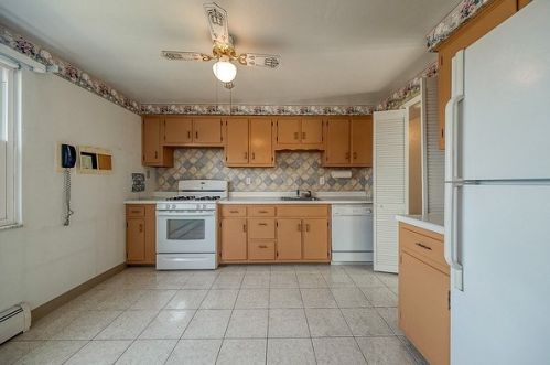 632 Macbeth Dr, Pittsburgh PA  15235-4612 exterior