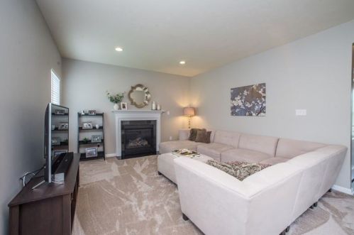 1030 Oakbrooke Dr, Canonsburg, PA 15317-6226
