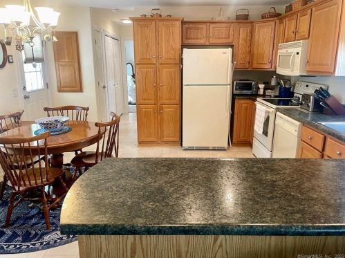 8 Park Ave, Plainville CT  06062-3223 exterior