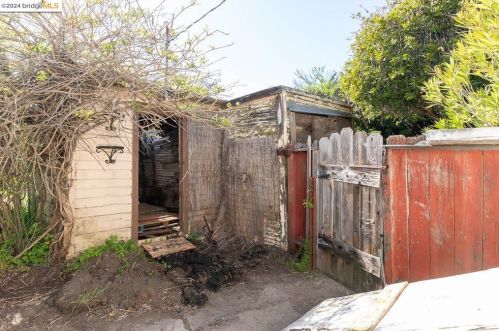 1735 Liberty St, Richmond CA  94530-1912 exterior