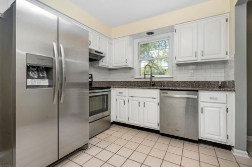 279 Kingbird Ct, Three Bridges NJ  08887-2129 exterior