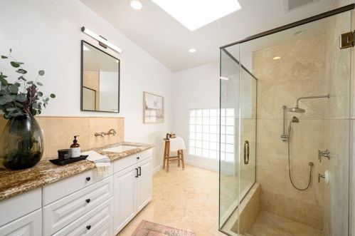 513 Dianthus St, Manhattan Beach CA  90266-6720 exterior