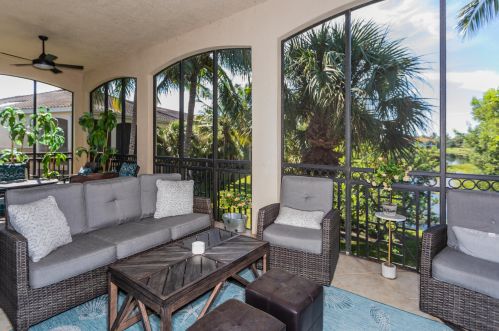 3053 Aviamar Cir, Naples, FL 34114-9645
