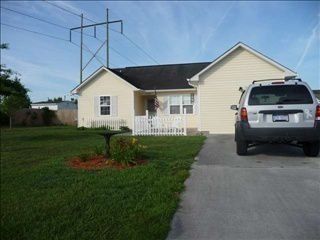 1020 Furia Dr, Jacksonville, NC 28540-3317