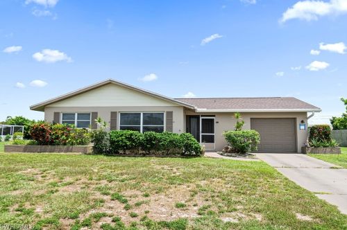 310 Hollywood St, Lehigh Acres, FL 33936-5336