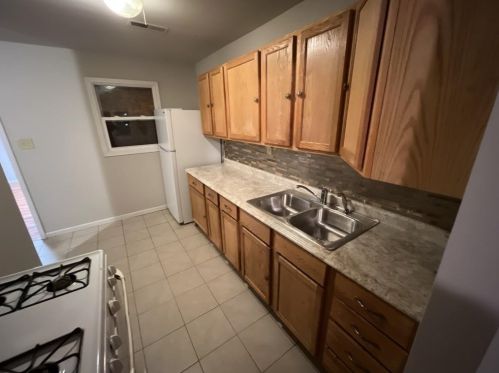 2039 Kentucky St, Gary, IN 46407-2819
