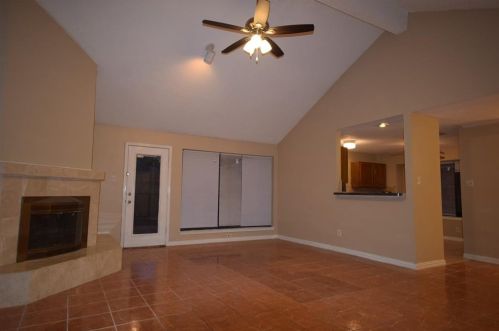 800 Richards Dr, Cedar Hill TX  75104-6858 exterior