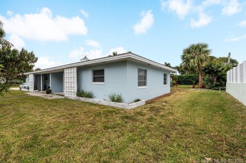 340 Bamboo Rd, West Palm Beach, FL 33404-5735