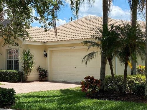 1667 Triangle Palm Ter, Naples, FL 34119-3395