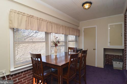 327 Indian Manor Dr, Dauberville, PA 19533-8603