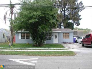 1910 28th Ave, Hollywood FL  33020-1804 exterior