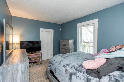 815 Liberty Dr, Mishawaka IN  46545-5905 exterior