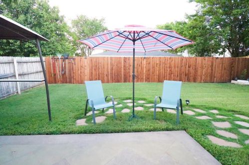 1012 Triple Crown Dr, Fort Worth TX  76179-2324 exterior