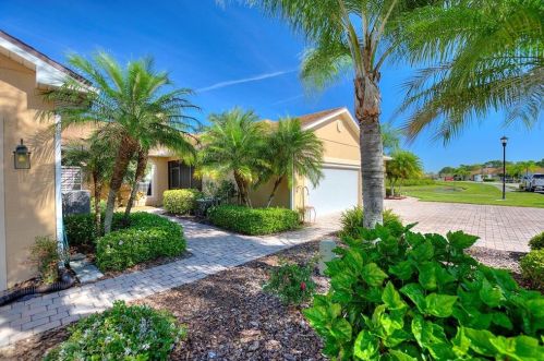 1367 Innsbruck Ct, Winter Haven, FL 33884-4102