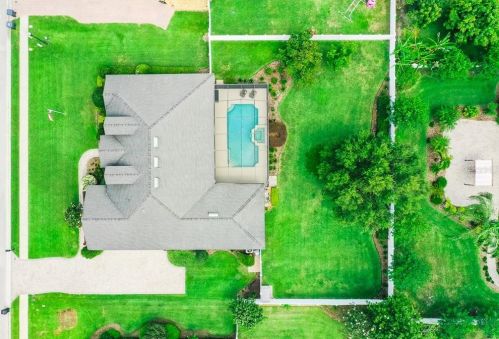 6890 Lacy Dr, Lakeland, FL 33813-5659