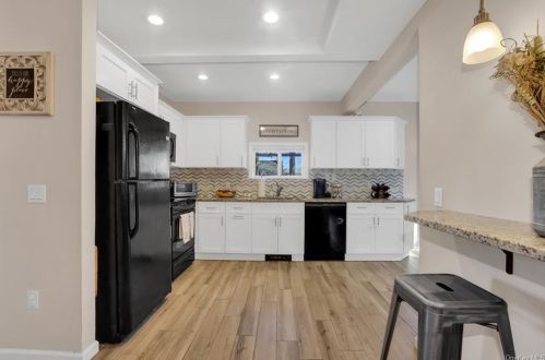 240 Overland Rd, Mahopac NY  10541-1121 exterior