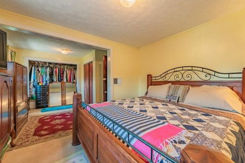 238 21st Ave, Whitaker PA  15120-2524 exterior