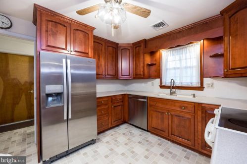 1134 Crestwood Dr, Pottstown PA 19464-2932 exterior