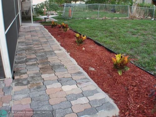 516 4 Ter, Cape Coral FL  33909-0020 exterior