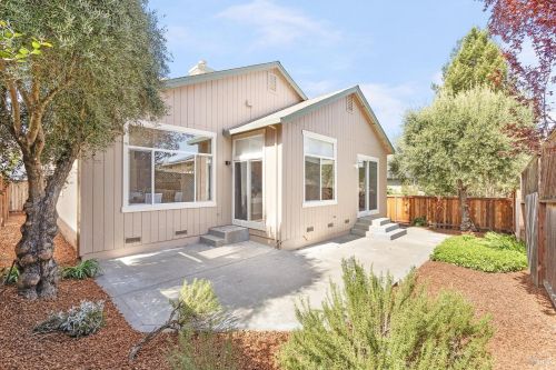 5518 Rainbow Cir, Santa Rosa CA  95409-4376 exterior