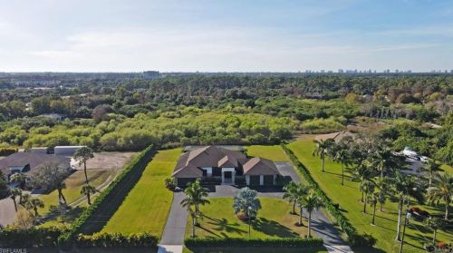 2913 68th St, Naples, FL 34105-7233