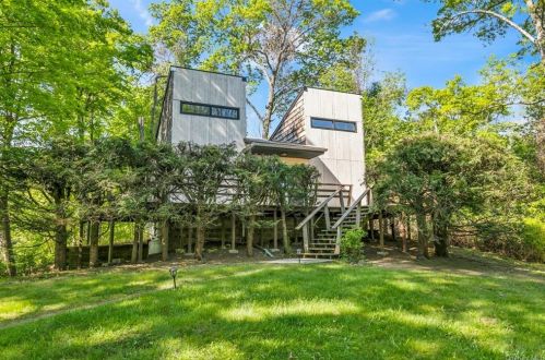 39 Lakeview Dr, Whaley Lake NY  12531-5532 exterior