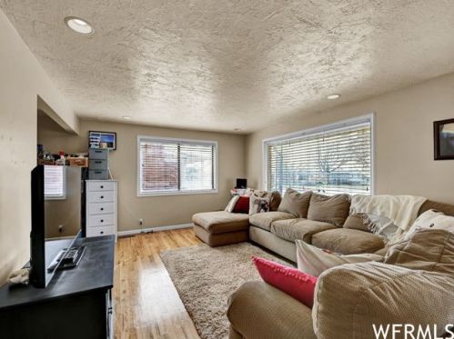 5880 2000, Roy, UT 84067-2314
