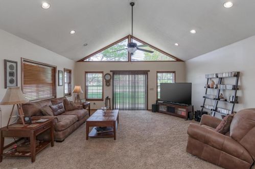 3442 Red Pine Ct, Darbydale OH  43123-3819 exterior