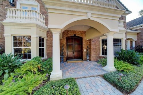 1300 Playmoor Dr, Palm Harbor, FL 34683-1472