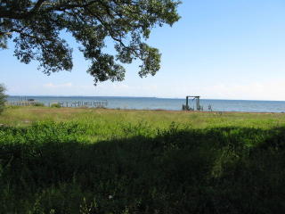 1535 Bayshore Ln, Pensacola, FL 32507-3526