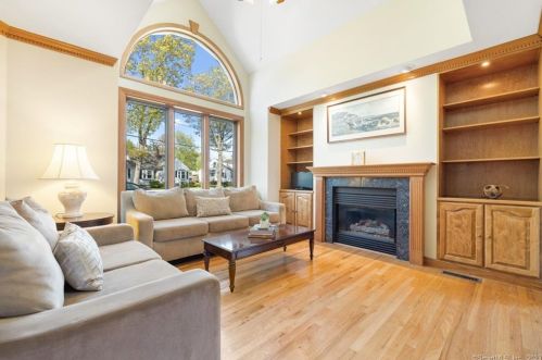 259 Housatonic Dr, Milford CT  06460-4935 exterior