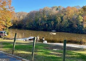 211 Castle Dr, Montross VA  22520-8615 exterior