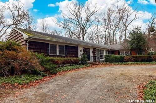23 Laurel Cove Rd, Muttontown, NY 11771-1922
