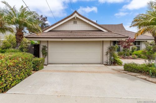 7946 Lake Cayuga Dr, San Diego, CA 92119-3139