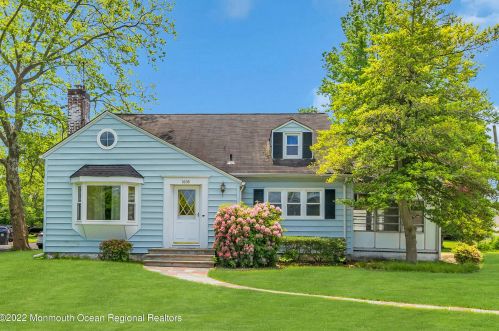 1608 Water St, Belmar, NJ 07719-3426