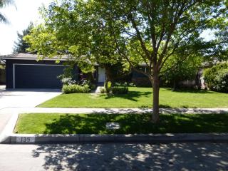 135 Dayton Ave, Fresno, CA 93704-4504