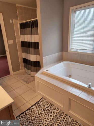 6641 Mine Dr, Macungie PA  18062-8713 exterior