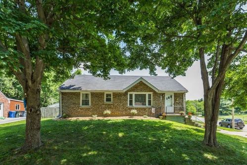 243 Lowry Ln, Lexington, KY 40503-2614