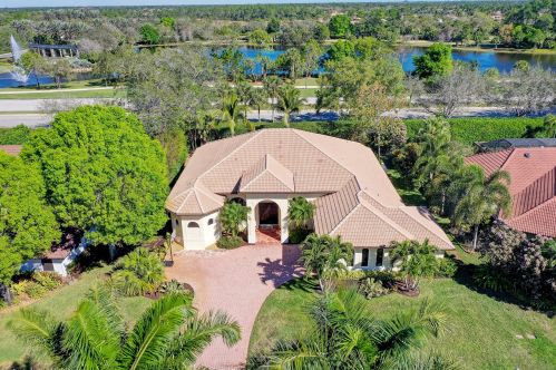 12 Alnwick Rd, West Palm Beach, FL 33418-6834
