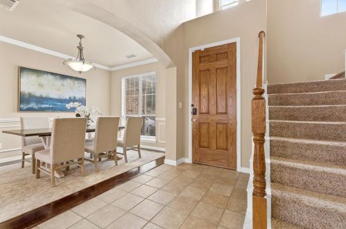 1607 Maxwell Ct, Euless TX  76039-2400 exterior