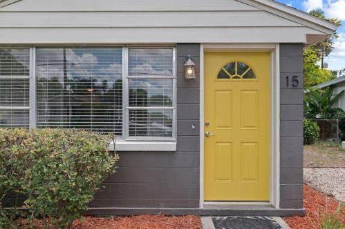 15 Hazel St, Orlando, FL 32804-3915