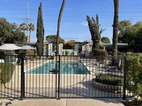 5550 12th St, Phoenix AZ 85014-2306 exterior