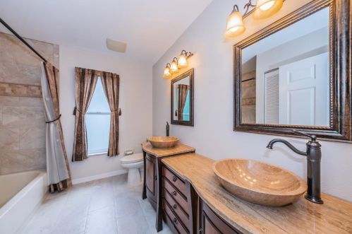 1025 Pointe Alexis Dr, Tarpon Springs FL  34689-7105 exterior