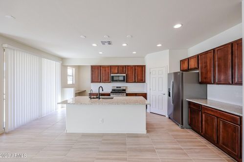 9039 San Juan Ave, Glendale AZ  85305-2706 exterior