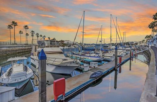 50 Montego Ct, San Diego CA  92118-3247 exterior