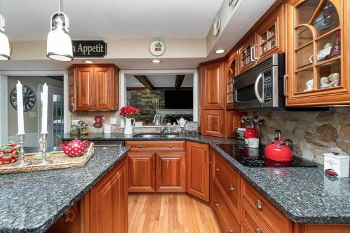 1070 Tudor Ln, Florence KY  41042-9647 exterior