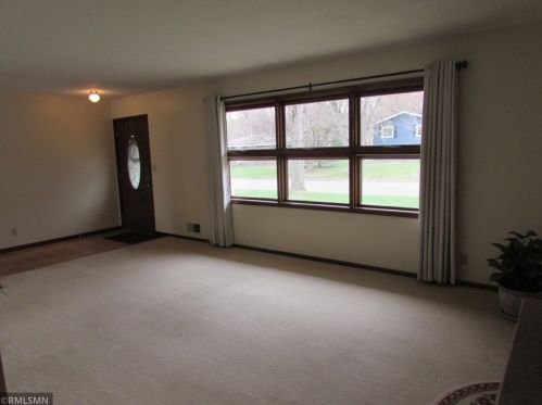 8940 Northwood Pkwy, Minneapolis, MN 55427-1617