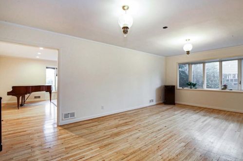 80 Donnybrook Rd, Scarsdale NY  10583-6704 exterior