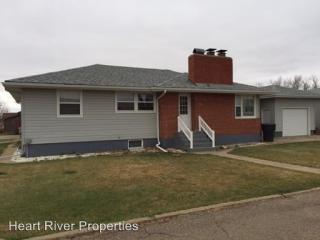 116 5th St, Dickinson ND  58601-5936 exterior